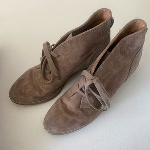 Universal thread boots